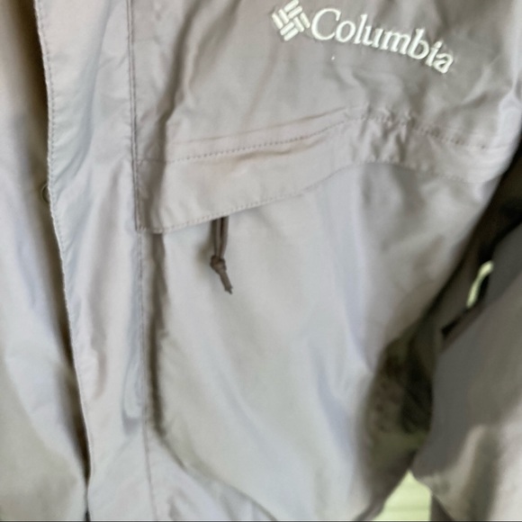 Columbia Omni-Tech waterproof breathable Rain jacket, M - Picture 5 of 8